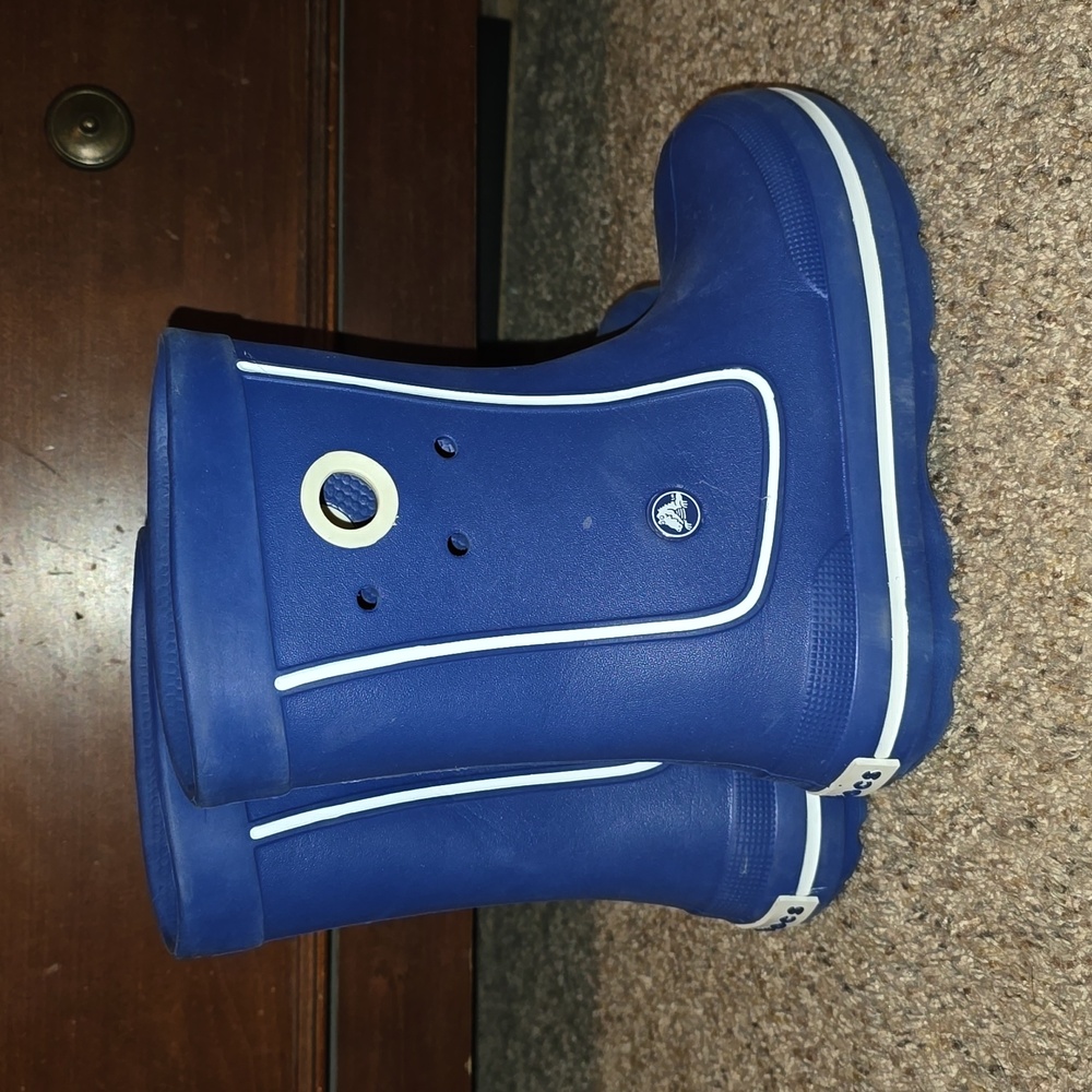Big kids size 3 Croc brand rain boots